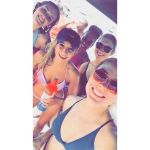 Meet your Posher, Abigail